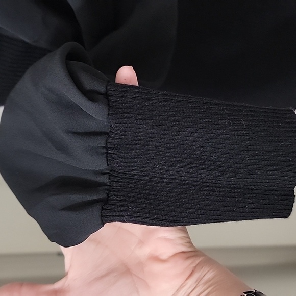 Halogen Size XS Black Ribbed Top, Long Sleeve, Sweetheart Neckline. Gently Used - Picture 4 of 12